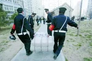 常德市康都物業(yè)服務有限公司,常德保安服務公司,保潔服務,綠化服務,搬運服務,墻外高空清洗服務 常德市康都物業(yè)服務有限公司,常德保安服務公司,保潔服務,綠化服務,搬運服務,墻外高空清洗服務