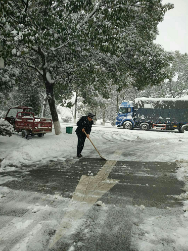 常德市康都物業(yè)服務(wù)有限公司,常德保安服務(wù)公司,保潔服務(wù),綠化服務(wù),搬運(yùn)服務(wù),墻外高空清洗服務(wù) 常德市康都物業(yè)服務(wù)有限公司,常德保安服務(wù)公司,保潔服務(wù),綠化服務(wù),搬運(yùn)服務(wù),墻外高空清洗服務(wù)